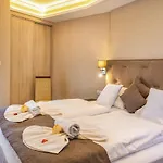 شقة Carbona 205 *