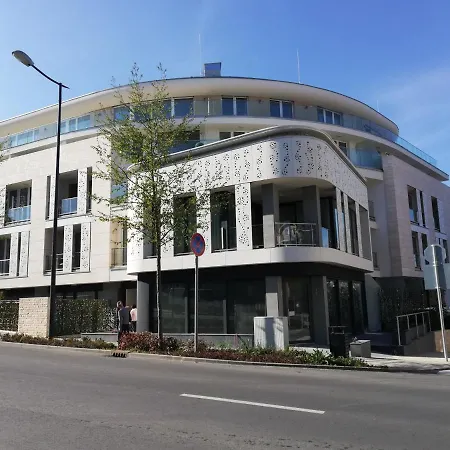 Carbona 205 公寓 *